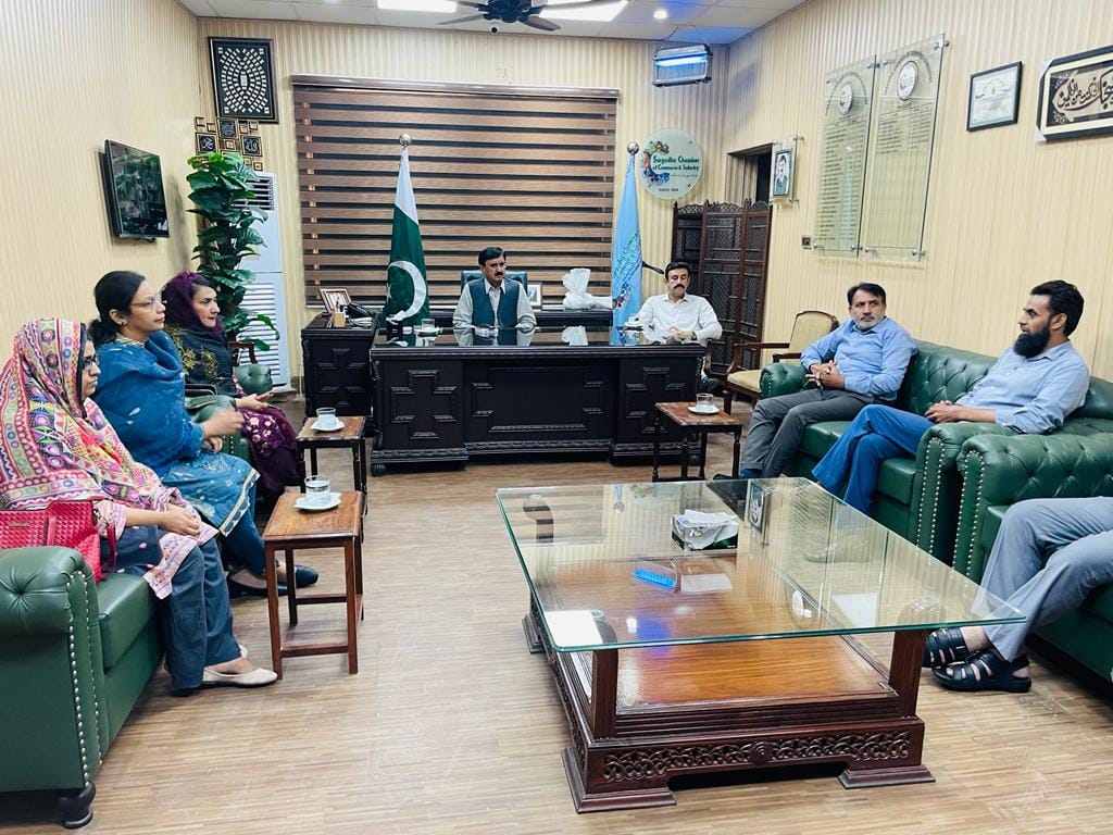 Dr.Qurat-Ul-Ain Syed Director General PCSIR Lab Lahore visited SCC&I and hold a meeting with President.